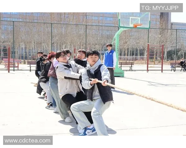 广州富力足球队奋战新赛季展现团队精神与拼搏决心的精彩旅程